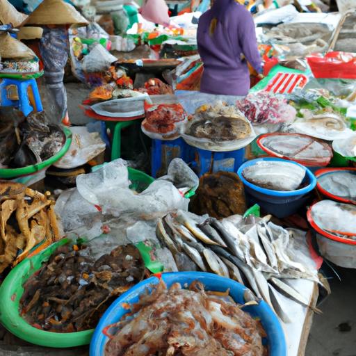 Chợ sáng náo nhiệt với các quán ăn ngon ở Thái Bình.